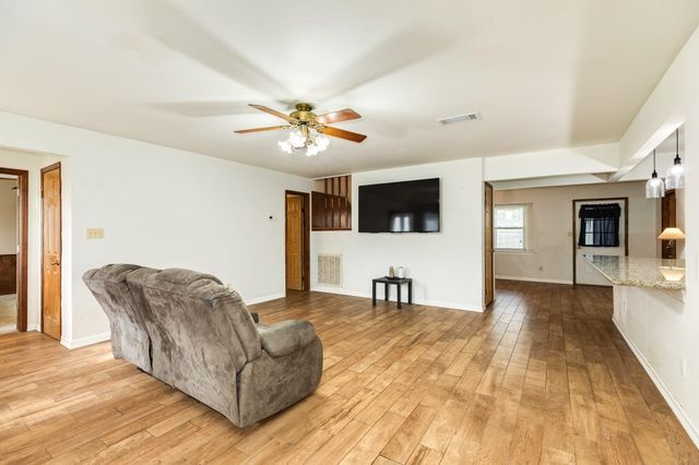 52 S Bachelor Button Street, Lake Jackson, TX 77566