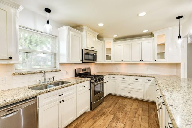 52 S Bachelor Button Street, Lake Jackson, TX 77566