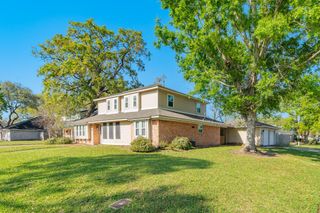 52 S Bachelor Button Street, Lake Jackson, TX 77566