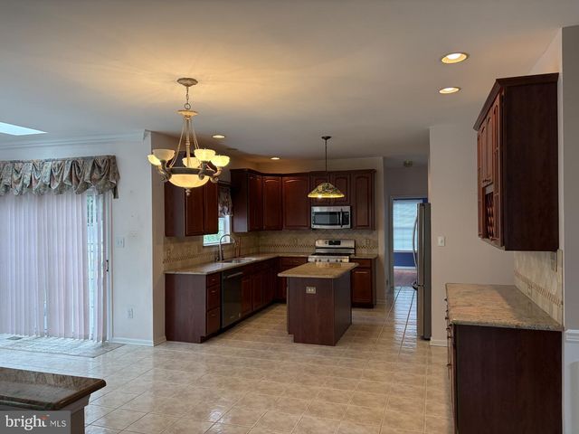 2 CARRINGTON CT, Sewell, NJ 08080