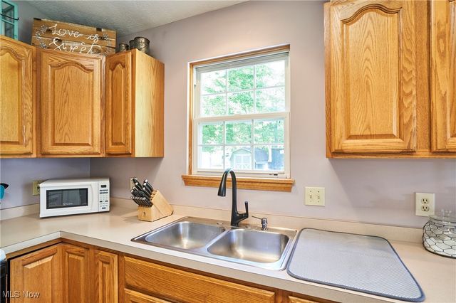 5735 W Maple Road, Geneva, OH 44041