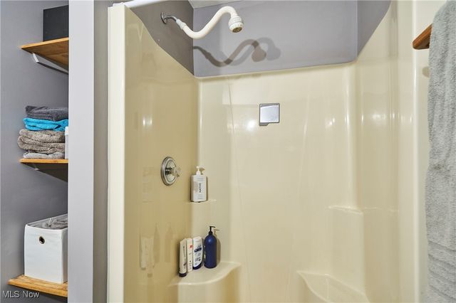 5735 W Maple Road, Geneva, OH 44041