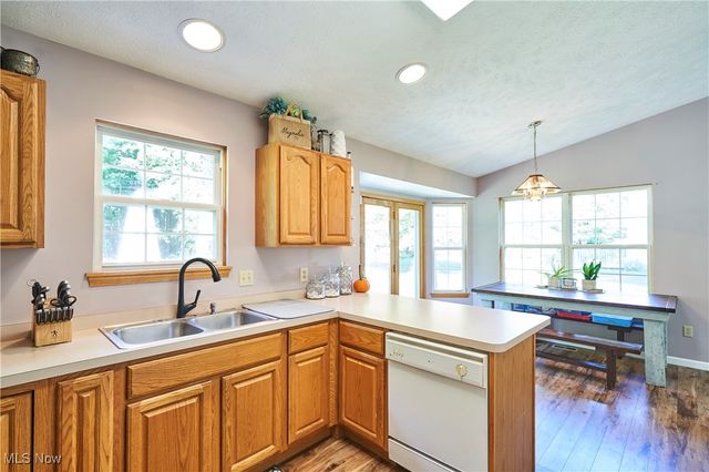 5735 W Maple Road, Geneva, OH 44041