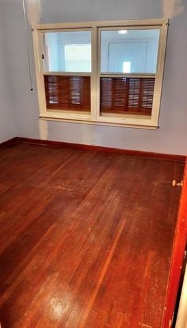 142 W 4th St, Yorktown, TX 78164