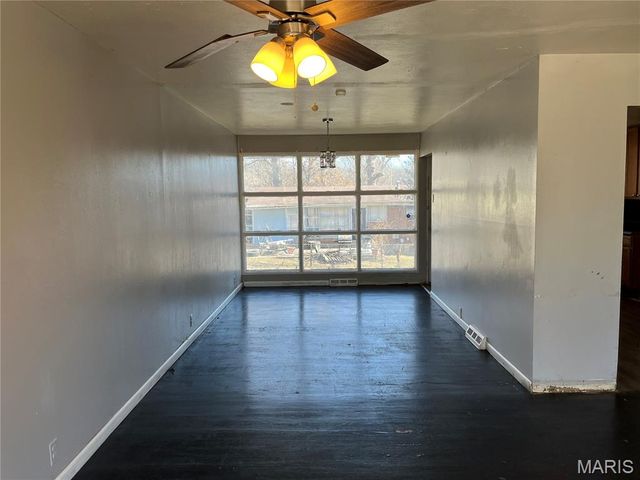 10224 Viscount Drive, St Louis, MO 63136