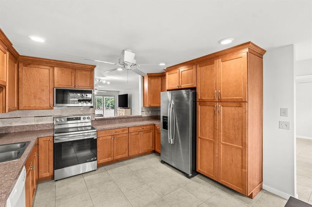5074 Privet Place B, Delray Beach, FL 33484