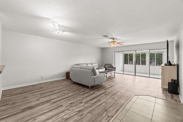 5074 Privet Place B, Delray Beach, FL 33484