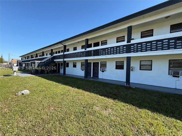 7155 NW 17th Ave 13, Miami, FL 33147