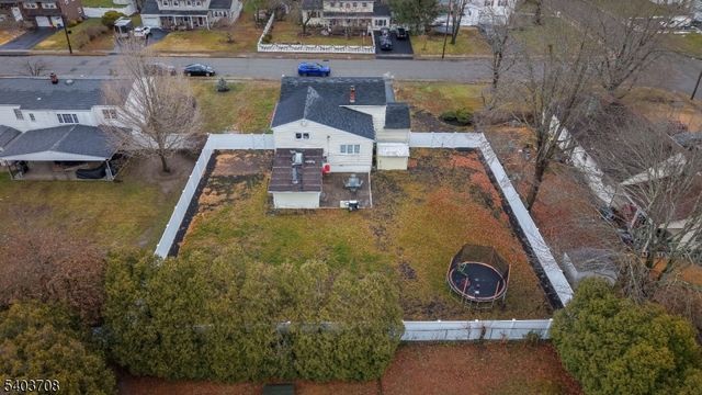 8 Curtis Dr, Lincoln Park Boro, NJ 07035