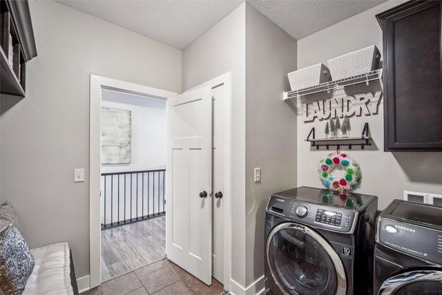 2400 NE 8th Street, Grimes, IA 50111