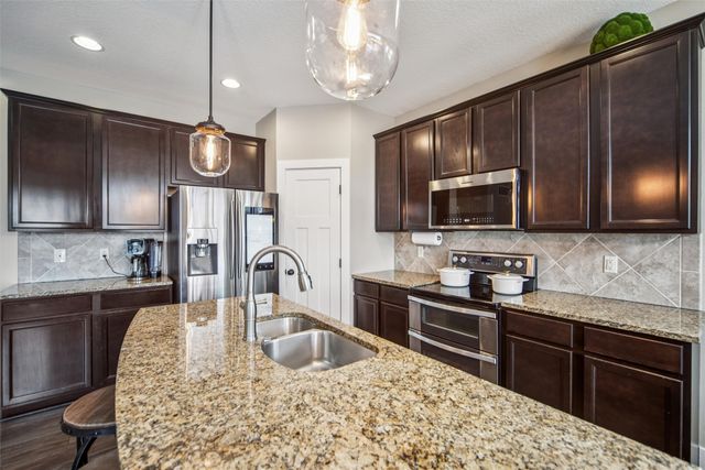 2400 NE 8th Street, Grimes, IA 50111