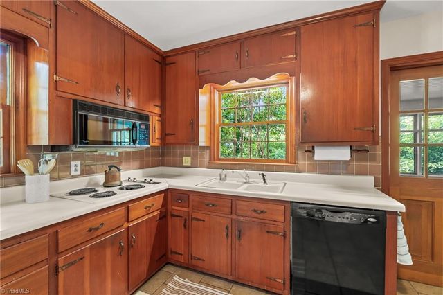 332 Grandview Drive, Winston-salem, NC 27104