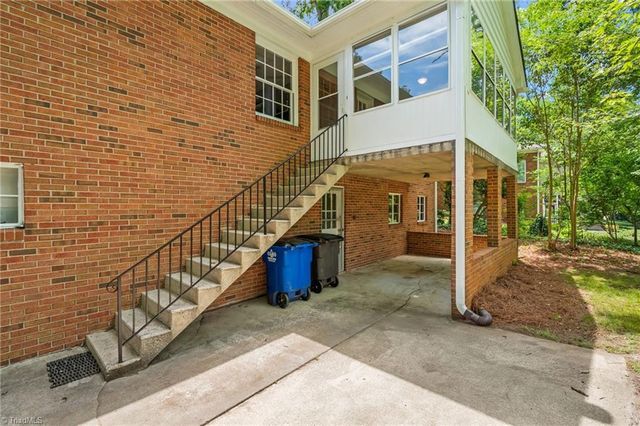 332 Grandview Drive, Winston-salem, NC 27104