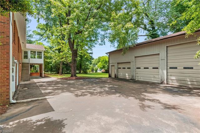 332 Grandview Drive, Winston-salem, NC 27104