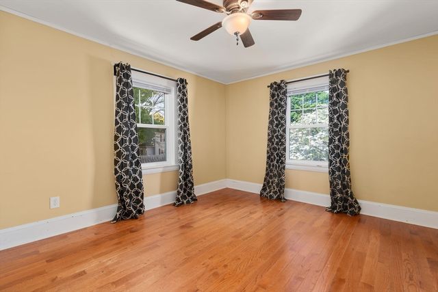 132 Dale St, Waltham, MA 02451