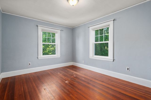 132 Dale St, Waltham, MA 02451