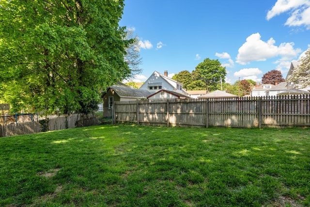132 Dale St, Waltham, MA 02451