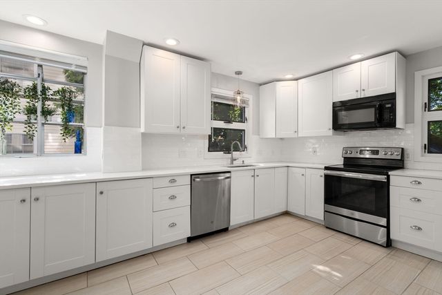 132 Dale St, Waltham, MA 02451