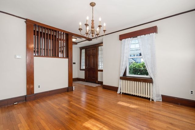 132 Dale St, Waltham, MA 02451