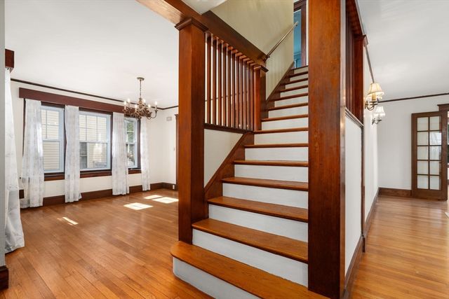 132 Dale St, Waltham, MA 02451