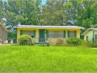 3712 Sunset Drive, Jackson, MS 39213
