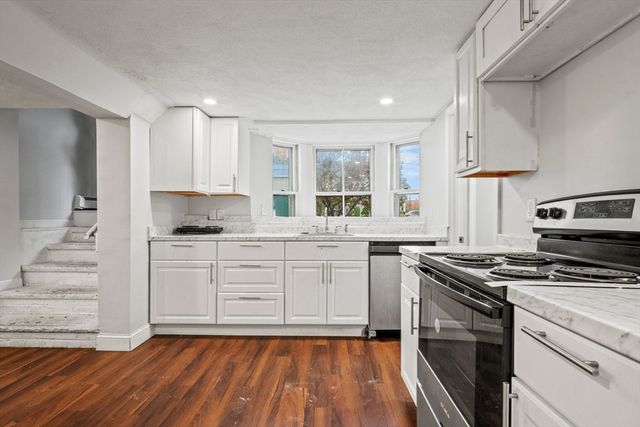 18 Central St, Woburn, MA 01801