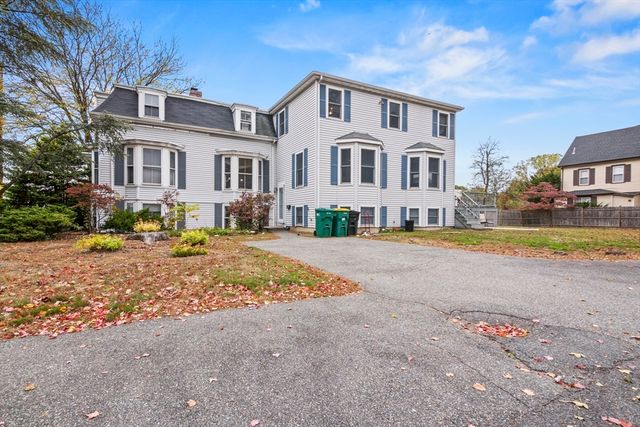 18 Central St, Woburn, MA 01801