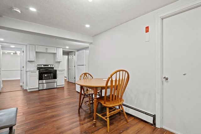 18 Central St, Woburn, MA 01801