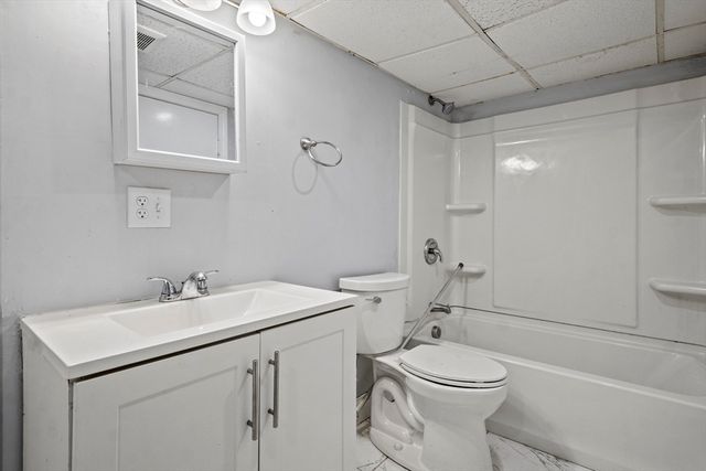 18 Central St, Woburn, MA 01801