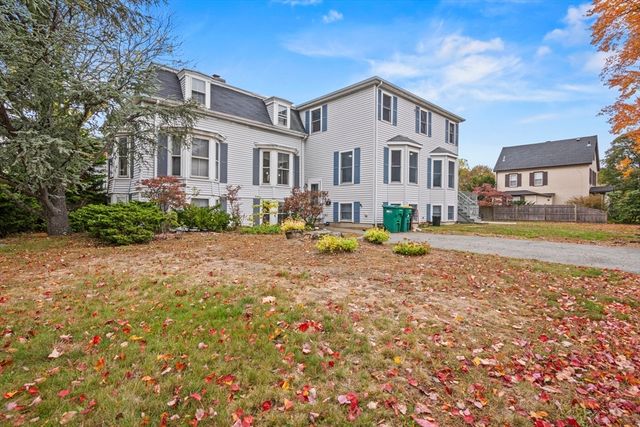 18 Central St, Woburn, MA 01801