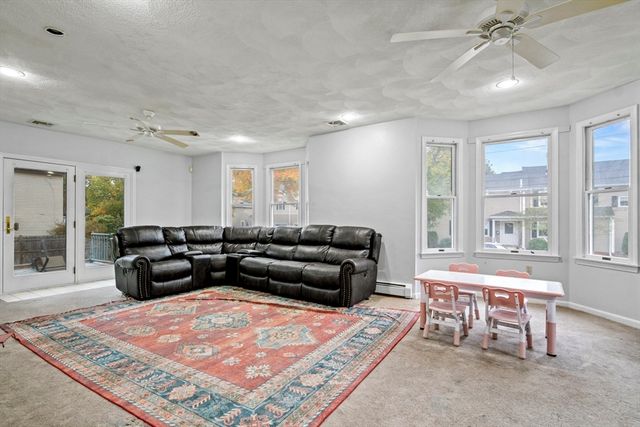 18 Central St, Woburn, MA 01801