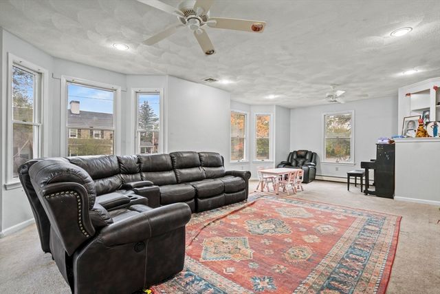 18 Central St, Woburn, MA 01801