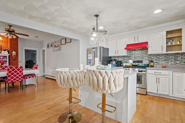 18 Central St, Woburn, MA 01801