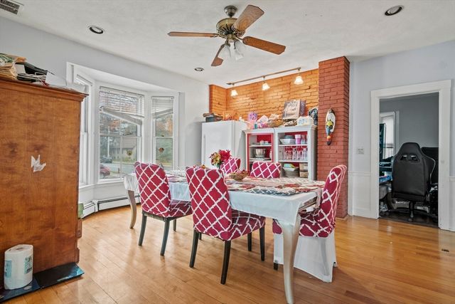 18 Central St, Woburn, MA 01801