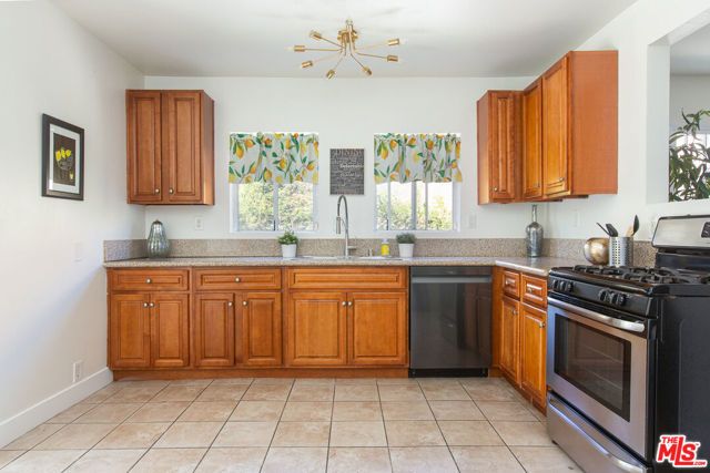 1844 W 39th Place, Los Angeles, CA 90062