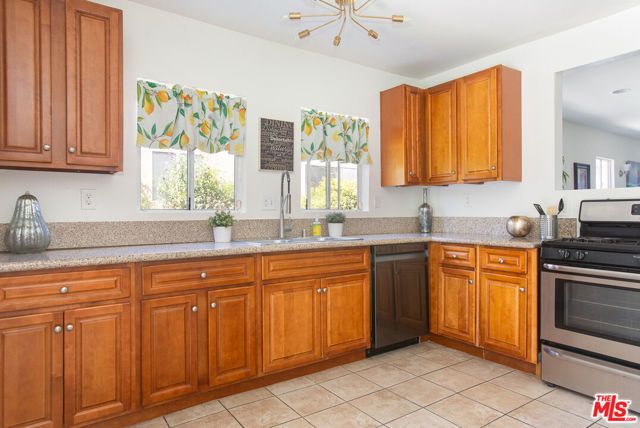 1844 W 39th Place, Los Angeles, CA 90062