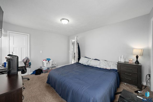 516 S Willow Ave Avenue, Sioux Falls, SD 57104