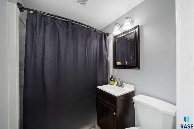 516 S Willow Ave Avenue, Sioux Falls, SD 57104