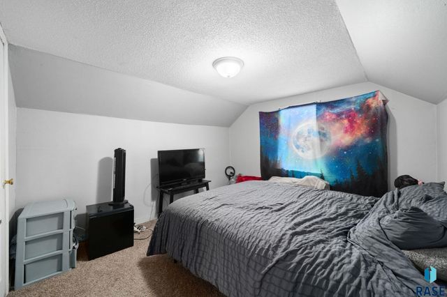 516 S Willow Ave Avenue, Sioux Falls, SD 57104