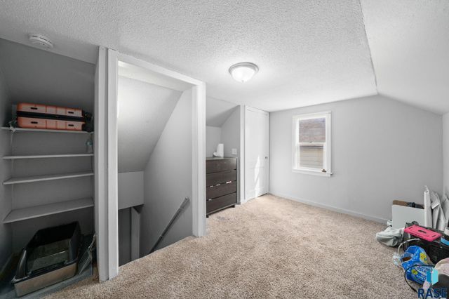 516 S Willow Ave Avenue, Sioux Falls, SD 57104