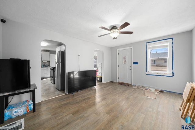 516 S Willow Ave Avenue, Sioux Falls, SD 57104