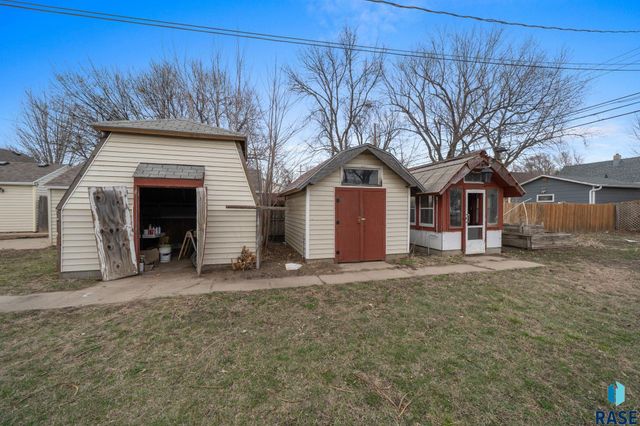 516 S Willow Ave Avenue, Sioux Falls, SD 57104