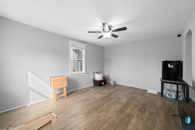 516 S Willow Ave Avenue, Sioux Falls, SD 57104