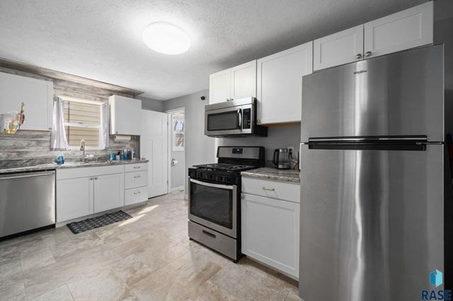 516 S Willow Ave Avenue, Sioux Falls, SD 57104