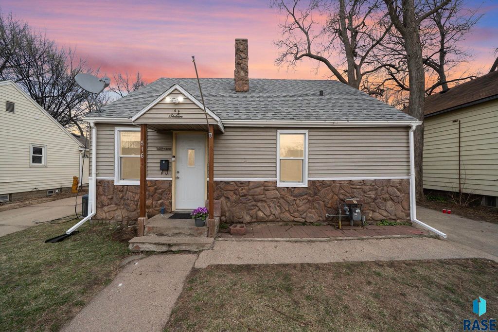 516 S Willow Ave Avenue, Sioux Falls, SD 57104