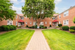 10 Bryant Crescent 1J, White Plains, NY 10605