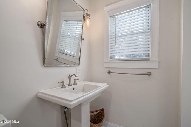 274 Osborne Road, Colonie, NY 12211