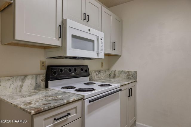300 Lozes Avenue 1003, Lafayette, LA 70508