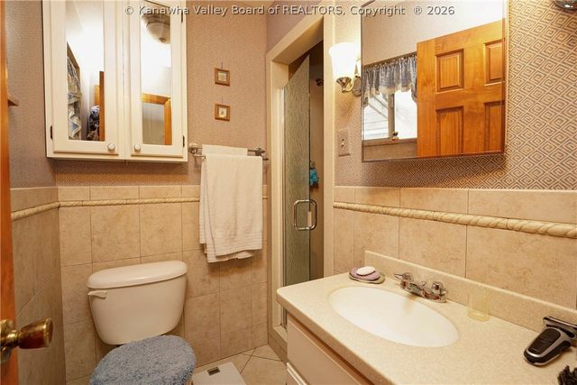 110 Stratford Place, Charleston, WV 25303