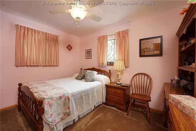 110 Stratford Place, Charleston, WV 25303